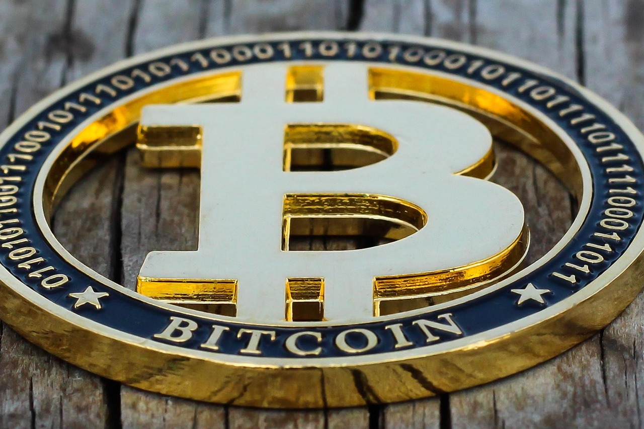 余弦：Hyperliquid上50倍杠杆巨鲸再以452万USDC做多ETH！爆仓价1391美元